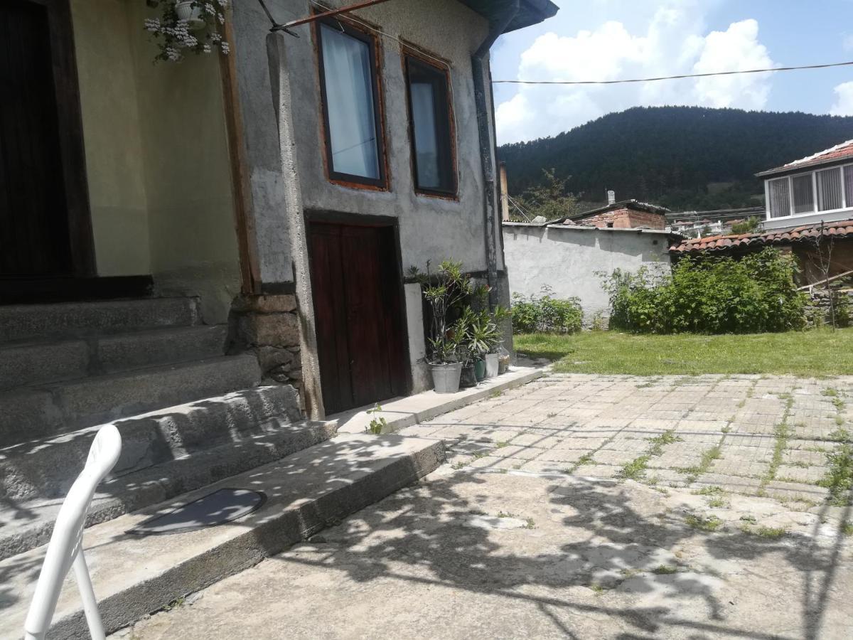 Къща Христини Hotel Kalofer Bagian luar foto