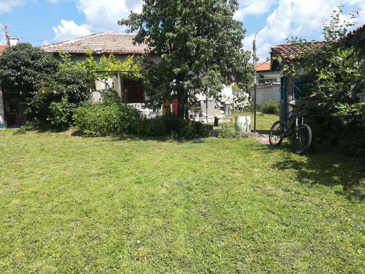 Къща Христини Hotel Kalofer Bagian luar foto
